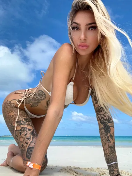 𝙀𝙇𝙔 𝙋𝙀𝘼𝘾𝙃𝙄𝙀 🍑 - Onlyfans